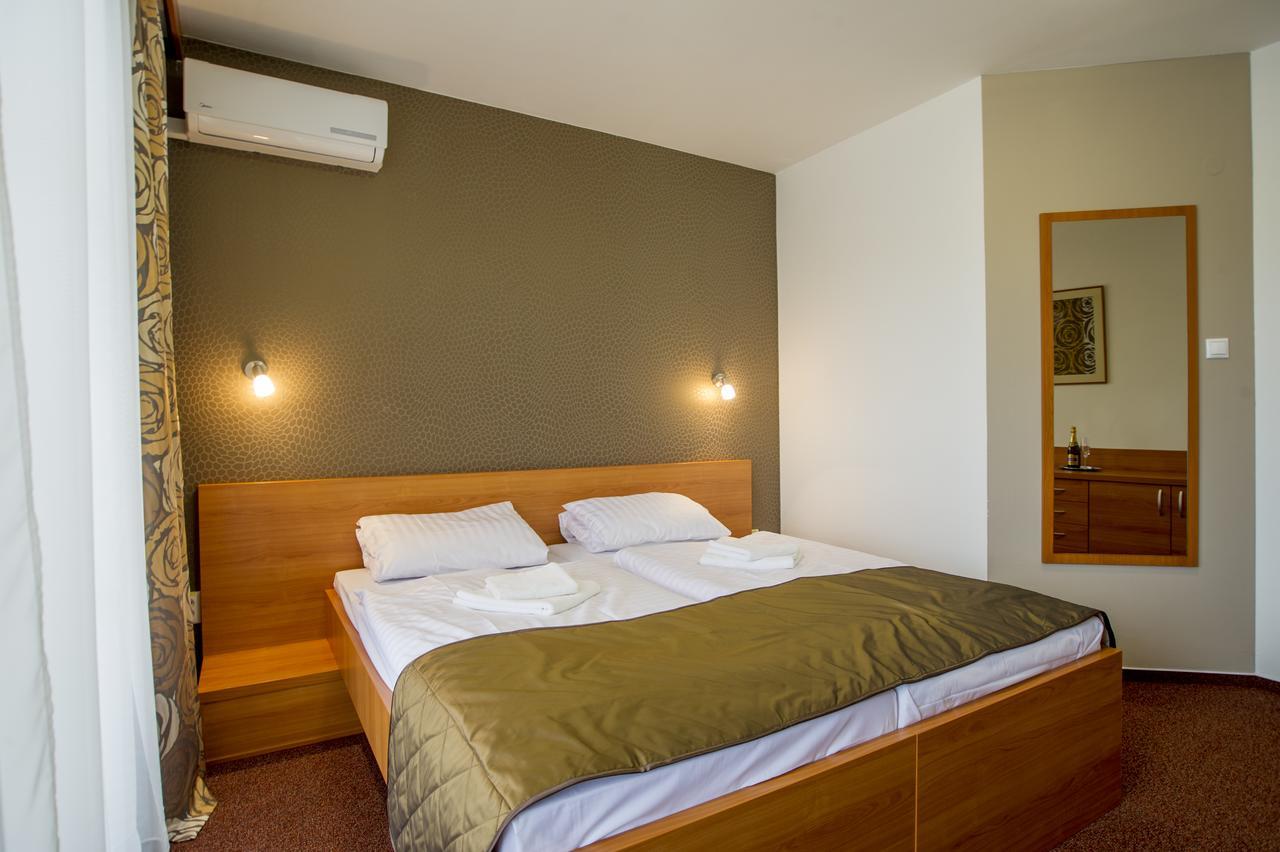 Wellness Hotel Thermal Štúrovo Bagian luar foto