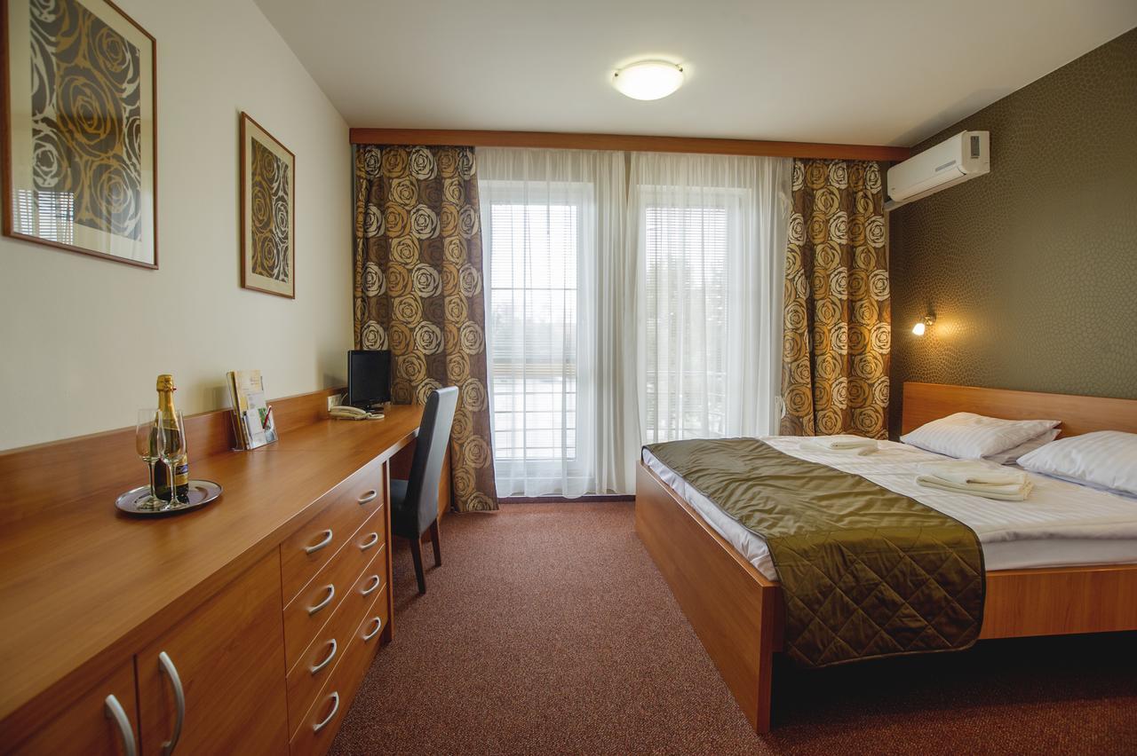 Wellness Hotel Thermal Štúrovo Bagian luar foto