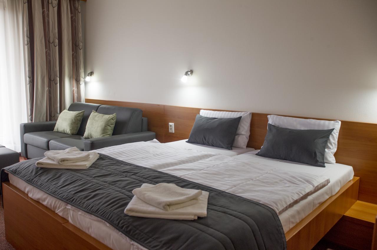 Wellness Hotel Thermal Štúrovo Bagian luar foto