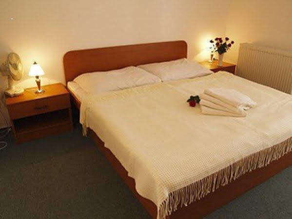 Wellness Hotel Thermal Štúrovo Bagian luar foto