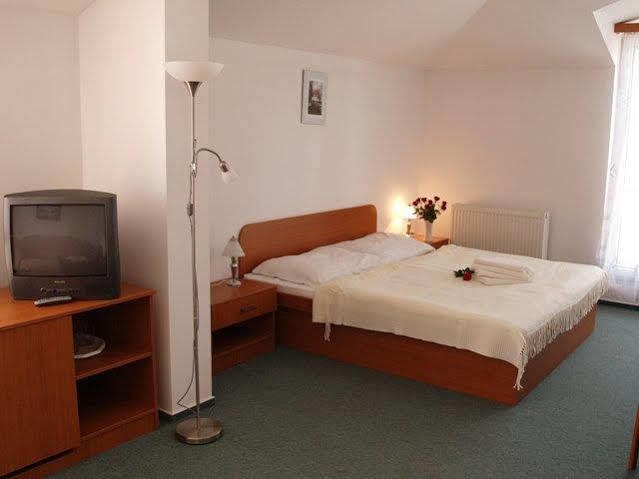 Wellness Hotel Thermal Štúrovo Bagian luar foto