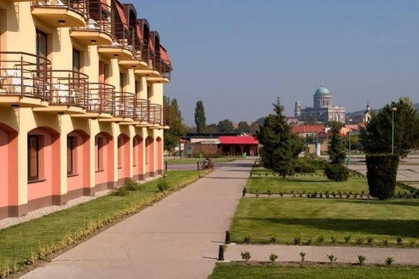 Wellness Hotel Thermal Štúrovo Bagian luar foto